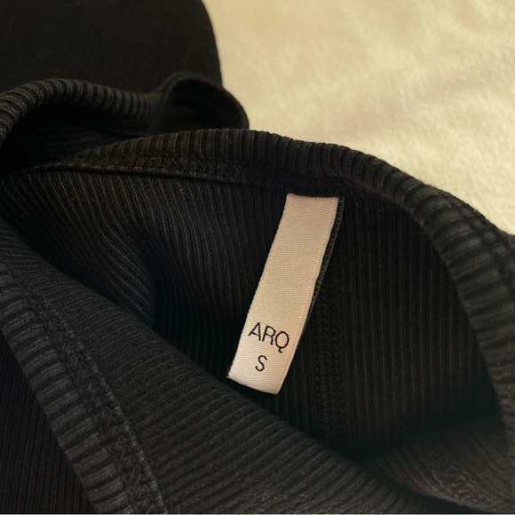 ARQ Niko Bikesuit - Picture 3 of 3